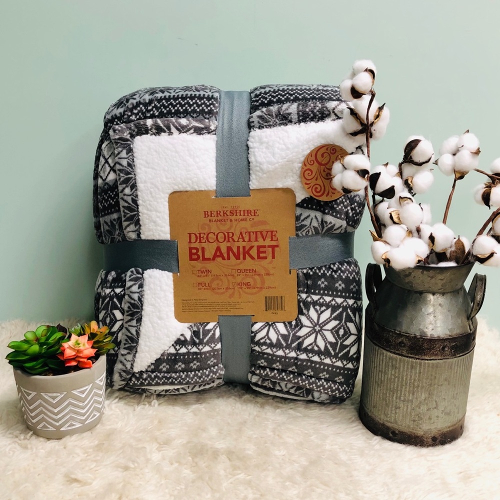 Berkshire |  Decorative Blanket | Grey & White | Size King (PM_B73)